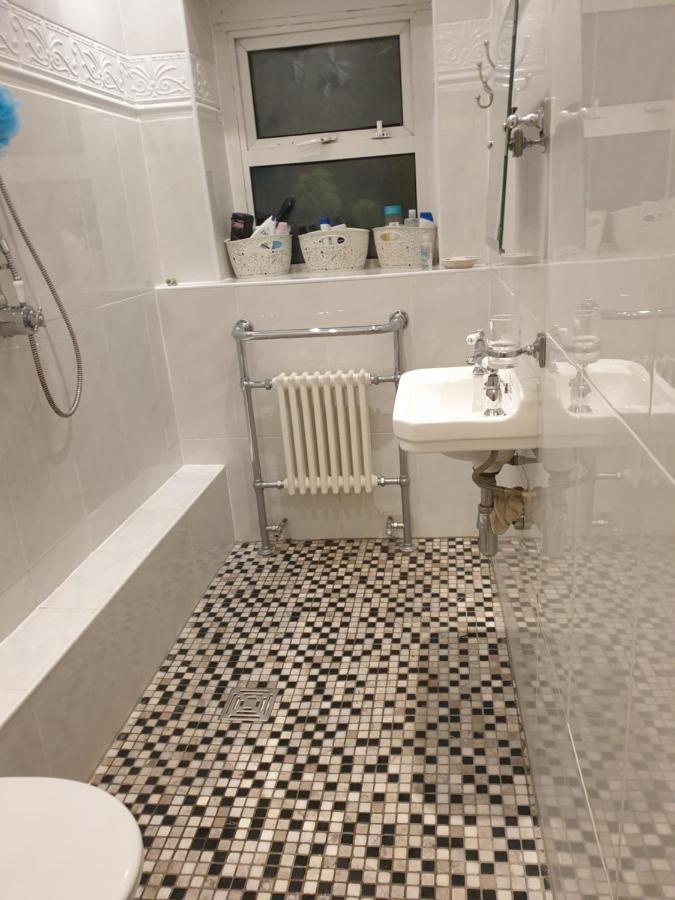 Judy'S B&B Private Home 卡迪夫 外观 照片